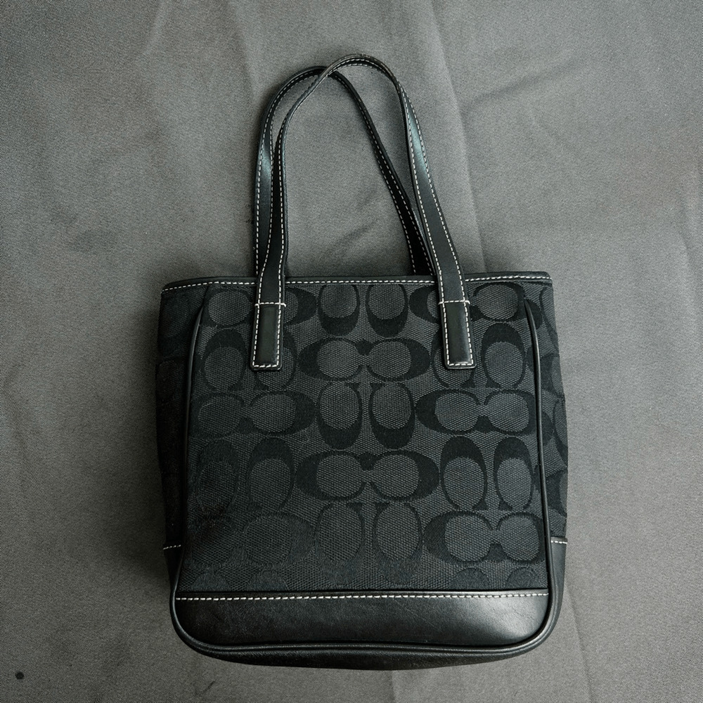 COACH MINI LUNCH TOTE IN BLACK SIGNATURE CANVAS 6087 - Picture 7 of 9